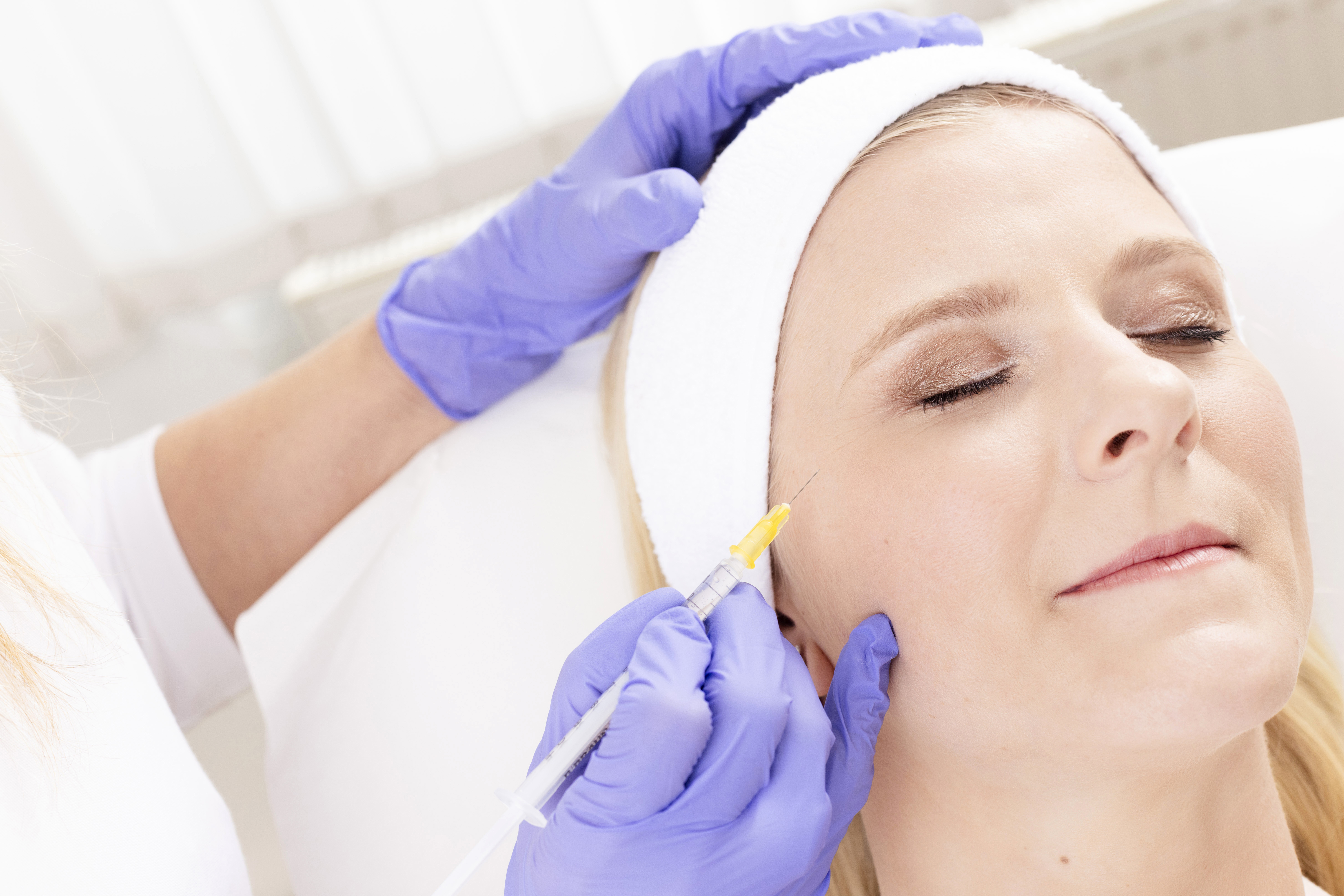 Botox-Behandlung mit Hyaluronsäure in der Ordination Dr. Aumayr